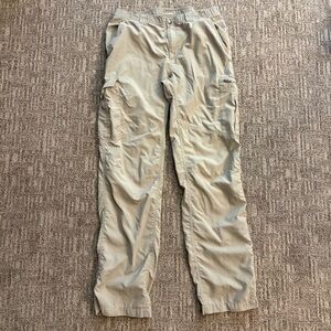 Columbia men’s Omni-Shade cargo pants size 34/34, khaki, outdoors lightweight